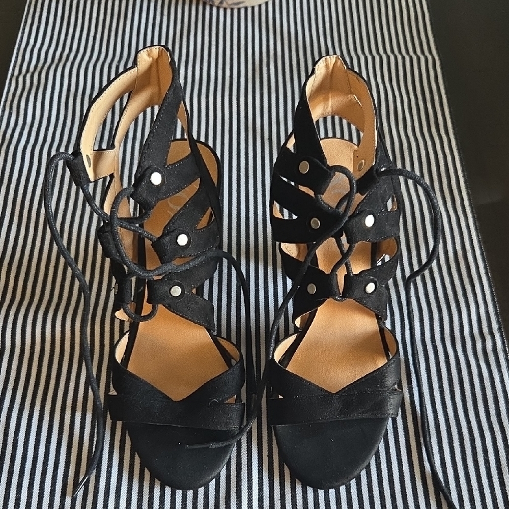 Elegant Black Strappy Women's Sandals